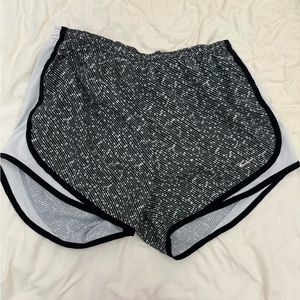 BLACK AND WHITE NIKE SHORTS
